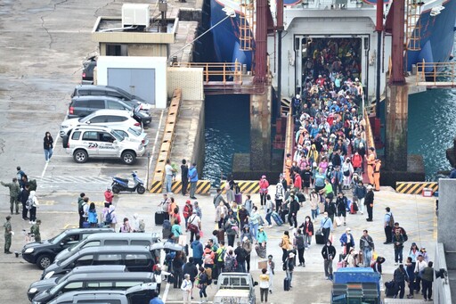 高雄直飛馬祖藍眼淚＋海上體驗爆紅 馬祖4月旅客暴增16%、5月再創新高 熱門活動接力吸客