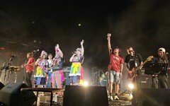 東海岸大地藝術節夏夜綻放 「月光‧海音樂會」6千人共舞