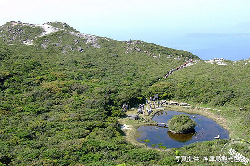 別懷疑這裡也是東京 湛藍海灣、火山地貌「視界」大不同！ - 旅遊經