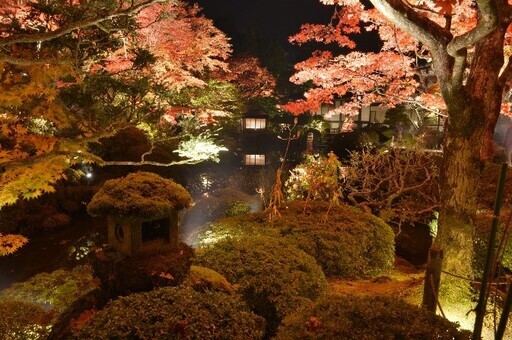 栃木縣秋季夜間點燈 輪王寺逍遙園、掬翠園紅葉點燈 - 太陽網