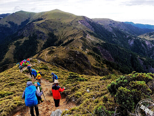 康芮颱風逼近 山上的山友請儘速下山，另外，各森林遊樂區也因應颱風，也將進行休園，遊客前往前先了解休園 - 旅遊經