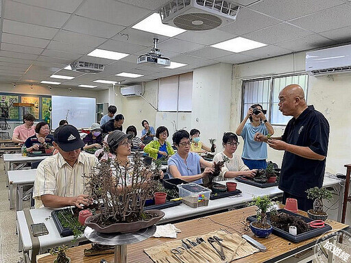 雙十佳節限定，活動僅有四天！ 士林官邸漢風盆景展，展出百年漢風盆景！ - 旅遊經