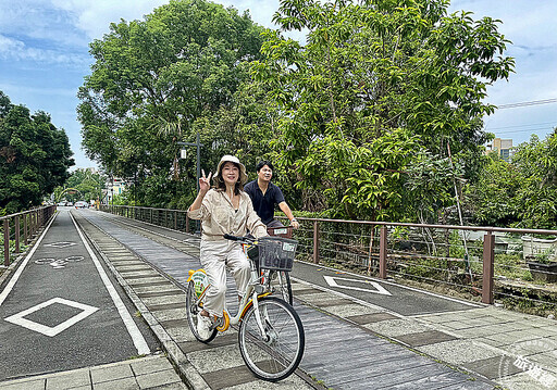 騎上微笑單車，穿梭嘉義市潮選店，快樂情緒價值+1 - 旅遊經