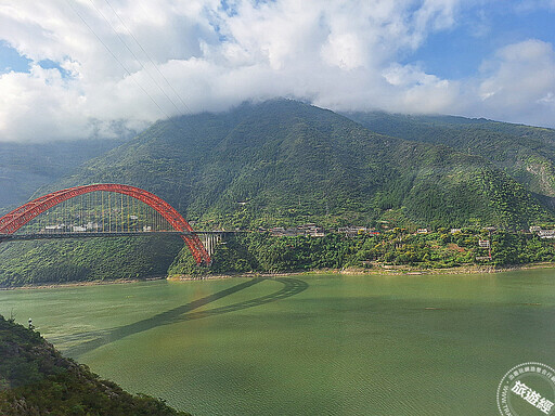 長江三峽秋季游輪熱潮再起 壯麗秋色，詩意畫卷映入眼簾！ - 旅遊經