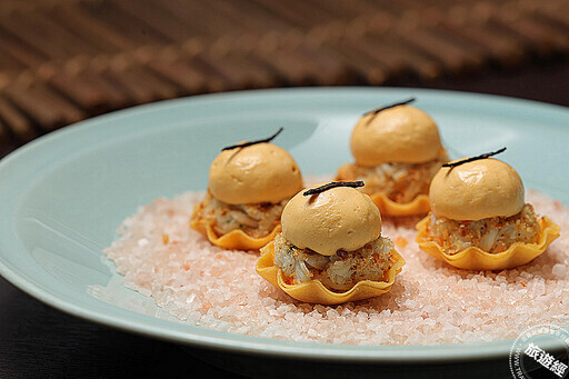 「晶華蟹宴」登場,各「蟹」將聽「令」! 大閘蟹、沙公、沙母、處女蟳與鱈場蟹接棒出擊! - 旅遊經