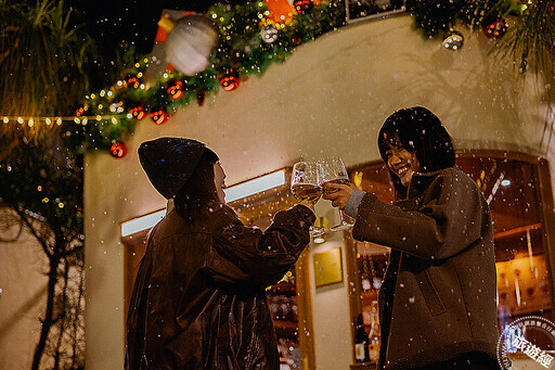 勤美草悟聖誕村開村 下雪的聖誕樹,250米長「光之道」超浪漫 - 旅遊經