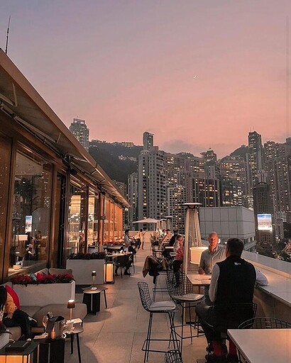 香港自由行｜香港六間高空酒吧推薦！坐擁維多利亞港景，特色風格全都有