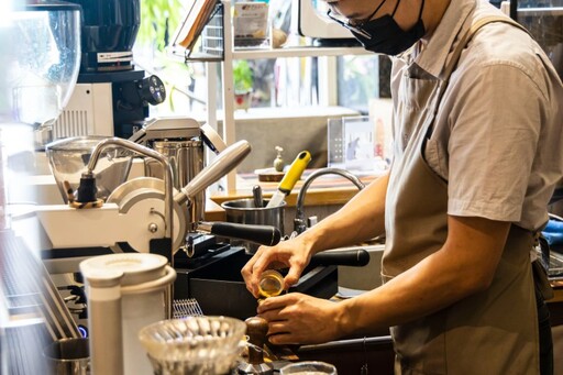 隱身於埔里市場內的「寶藏咖啡廳」手工桿製包子溫情滿載