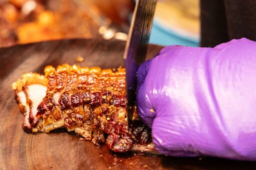 礁溪人氣外帶美食│獨家醃料美味乍現 脆皮五花肉現切現賣！