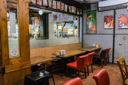 板橋必吃日式居酒屋 招牌鮭魚炒飯、串燒烤物老饕力推！