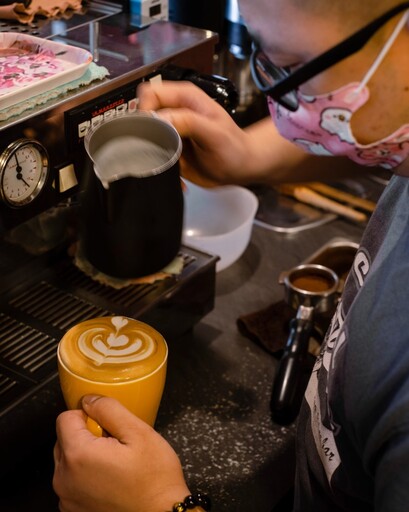 竹山媽祖廟附近，老街平價咖啡廳 「咖啡搭吐司貝果」百元搞定