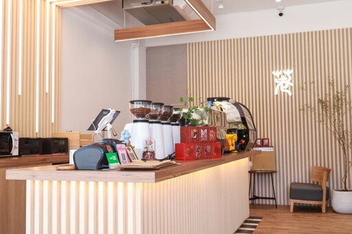楠梓必訪咖啡廳│暖心質感愜意品味 義式咖啡輕食韻味滿分！