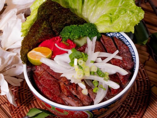 高雄鳳山人氣日式丼飯！“極盛”炙燒牛後腹肉丼肉量滿點！