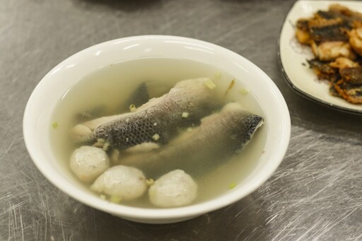 品味台南經典風味 兒時回憶「古早味鹹粥」重現風華美味！