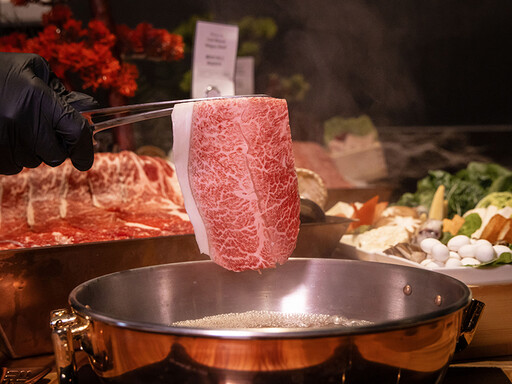 安平質感鍋物│頂級肉品活體海鮮 鮮嫩"和牛"讓人食指大動！