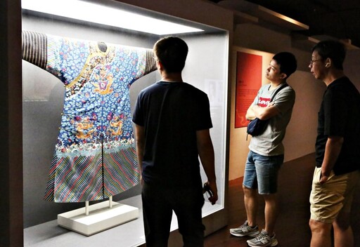 「故宮博物院」8月延長開館！國寶特展、水舞表演避暑趣！