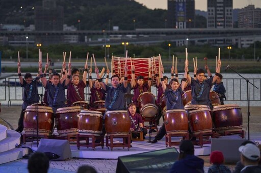 「國際水燈節」就在台北！萬盞水燈、美食市集療癒心靈！