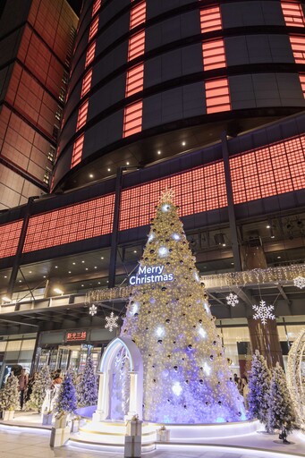 台中最美聖誕樹必拍！「北歐雪境Ｘ北極星耶誕村」閃耀新光！