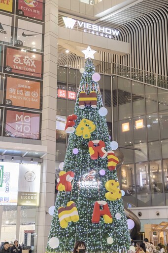 台中最高室內聖誕樹在這！花園鰻寶寶＆耶誕星人超萌來襲！