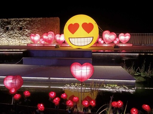 「emoji」表情符號實體化！"2025彰化月影燈季" 超萌來襲！