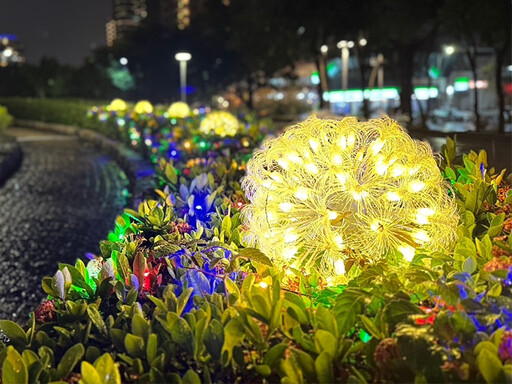 光影交織慶聖誕！ 台中山海屯城公園綠地璀璨燈海亮相！