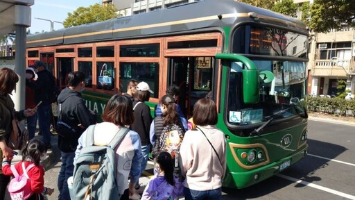 嘉義首創全國！電子票證、行動支付免費搭乘公車延續一整年