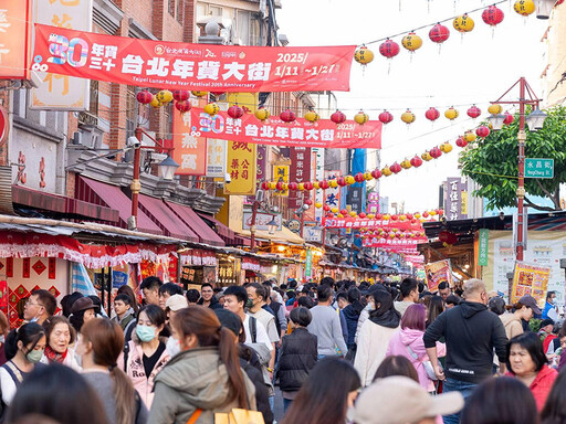 首創無菸街區！台北年貨大街30週年 巨偶藝術現蹤迪化街！