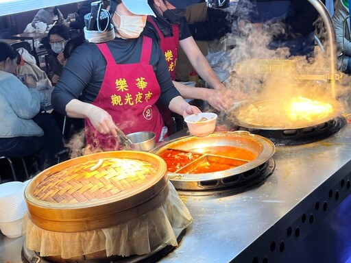 夜市王效應超夯！精選14家樂華夜市美食 吃貨必收懶人包！