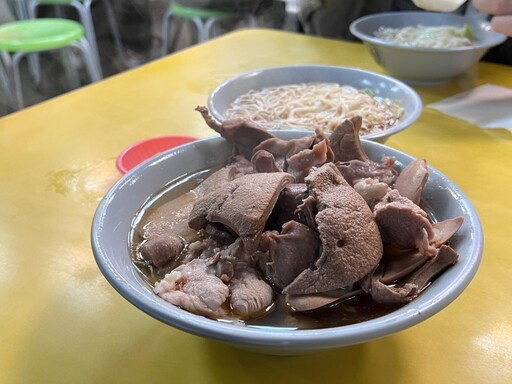 夜市王效應超夯！精選14家樂華夜市美食 吃貨必收懶人包！