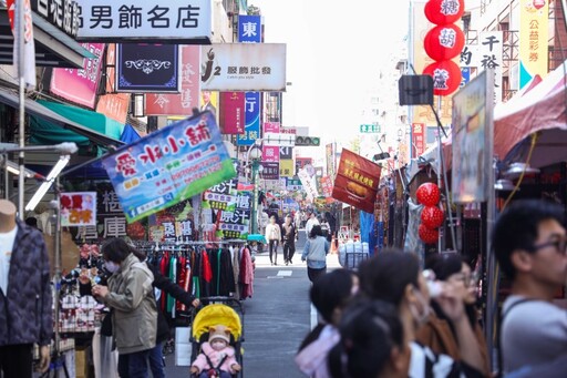 全台中最大年貨盛宴！天津路百攤齊聚 吃喝玩樂一站搞定！