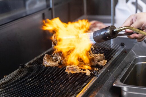 新店燒肉丼界隱藏冠軍│極盛牛肉霸氣登場 炙燒肉香超滿足！