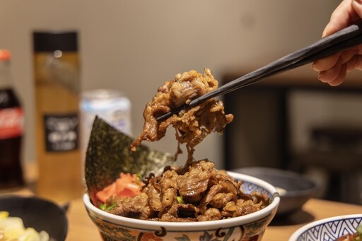 新店燒肉丼界隱藏冠軍│極盛牛肉霸氣登場 炙燒肉香超滿足！