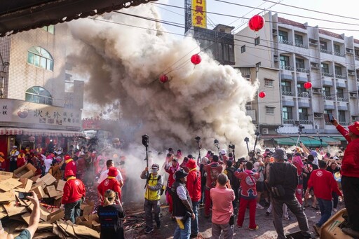 萬人共迎媽祖!北港遶境x藝閣x花車 一次看遍傳統與熱鬧