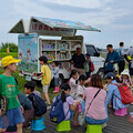 閱讀也能救海洋？宜蘭行動書車不只借書 還教你做出環保藝術