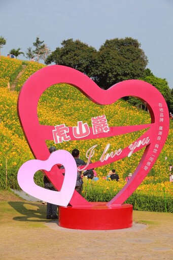 彰化打卡熱點!2025虎山巖金針花盛開 免費入園美照拍到飽!