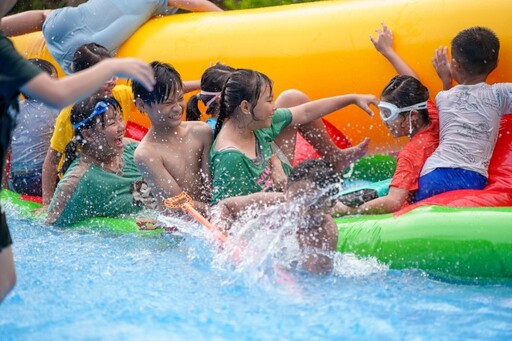 玩水、玩市集、玩樂無極限!六龜山城水樂園每週末清涼登場