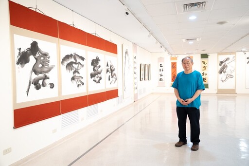 書法迷快朝聖!台中「鴻喜雲集」書藝展 創新技法躍然紙上