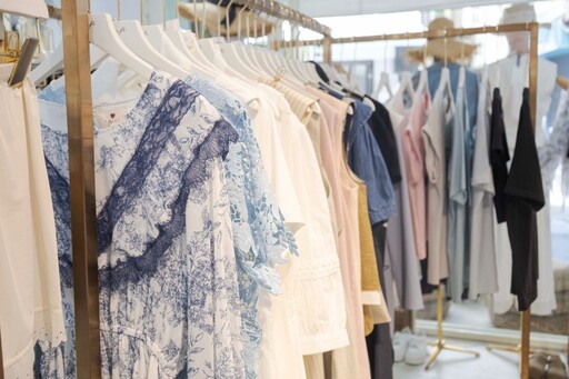 逢甲寶藏服飾店│質感選品百變穿搭 豐富款式學生媽咪都愛逛