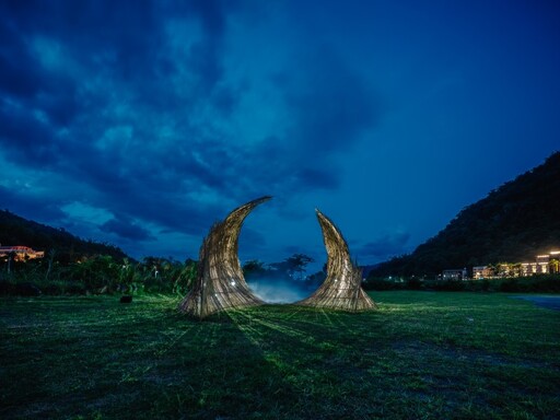 東台灣最夢幻光影秀!夏夜森林映泉光 2025台東光祭隆重登場
