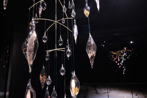 新竹玻工館特展│「玻慢慢」光影微步 森林慢活大地共鳴!
