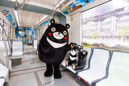 高雄輕軌出現萌系列車！「雄熊愛上你」彩繪車萌翻登場！