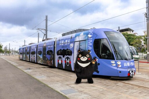 高雄輕軌出現萌系列車！「雄熊愛上你」彩繪車萌翻登場！