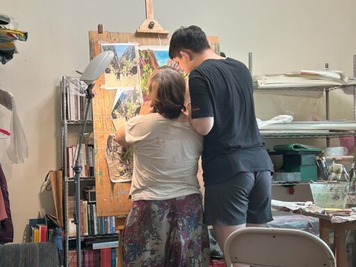 療癒創作！台中觸動派展覽 「曙光」傳遞無聲的溫度！