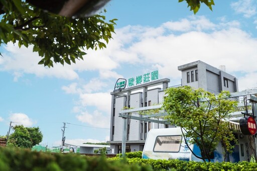 彰化最潮混搭旅宿！走進城市露營車村 體驗「偽出國」住宿！