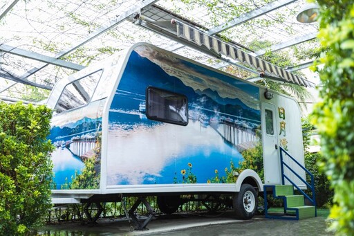 彰化最潮混搭旅宿！走進城市露營車村 體驗「偽出國」住宿！
