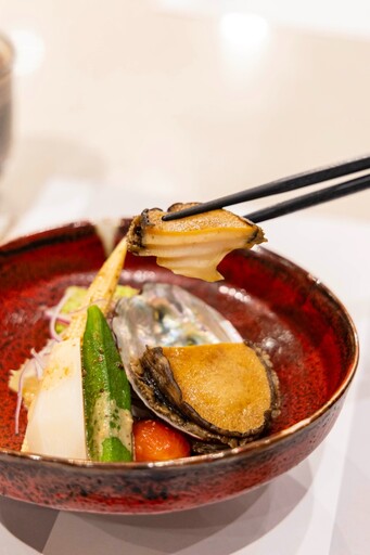 台中無菜單日料名店!必點2000元套餐 鮑魚海膽龍蝦一次享受