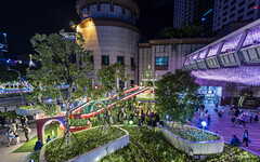 LINE FRIENDS陪你過耶誕！2025新北耶誕城打造超萌光雕世界