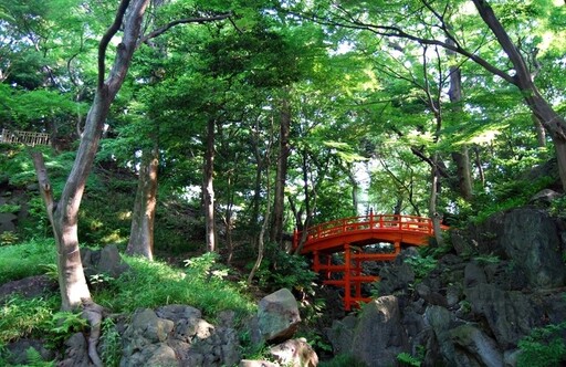 東京都立９大庭園提供免費和傘租借