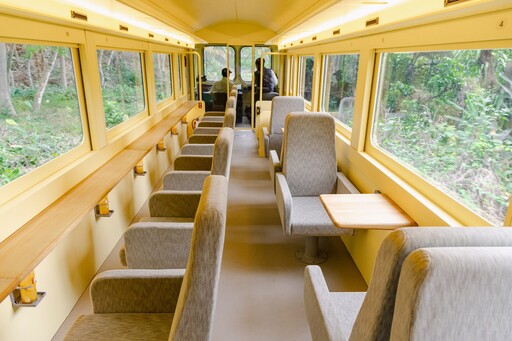 阿里山林鐵觀光列車重新上路 「栩悅號Vivid Express」5月24日首航