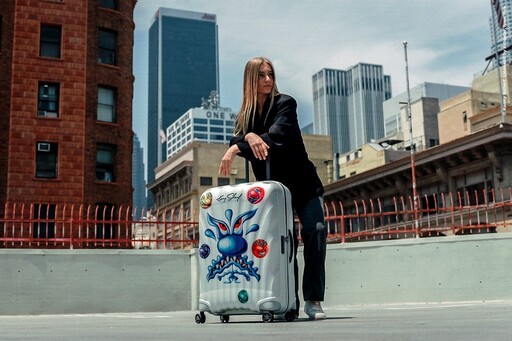 Samsonite C-LITE X Kenny Scharf聯名行李箱 藝術與實用的極致結合，讓你的旅程充滿色彩與驚喜